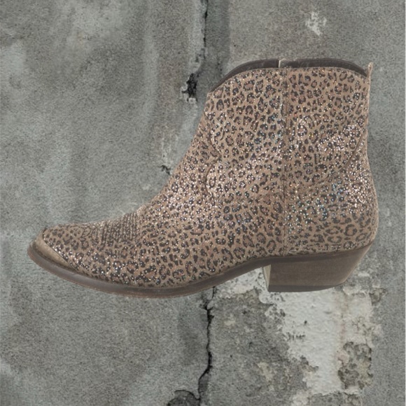 AS IS- authentic golden goose leather ankle boots animal print semi pointed toes - Picture 2 of 4
